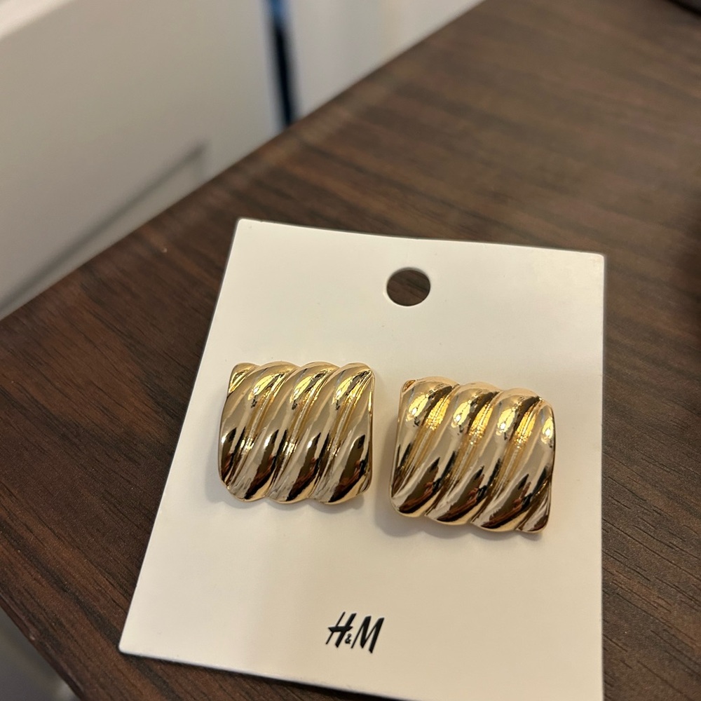 H&M Gold-Tone Spiral Earrings